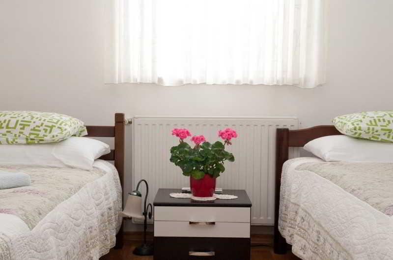 Apartman Urbana Villa ซาเกร็บ ภายนอก รูปภาพ